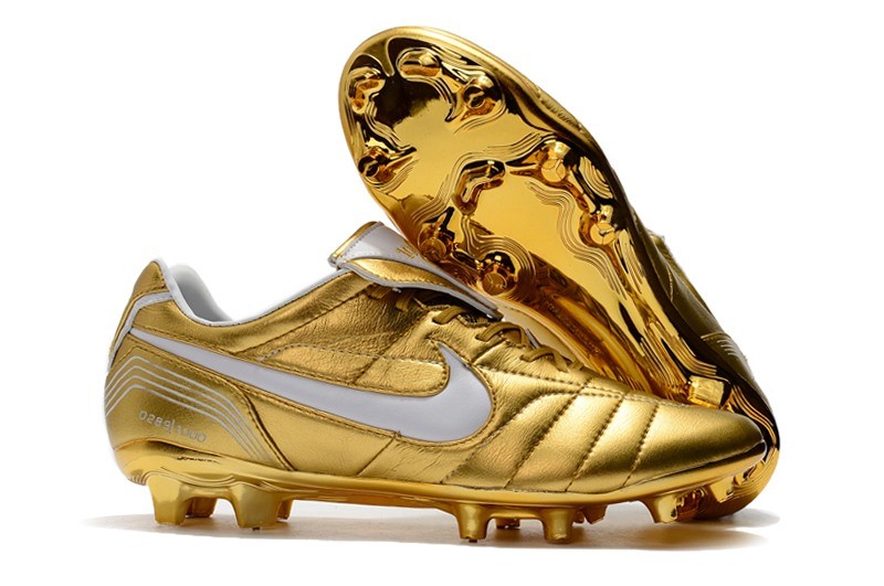 r10 cleats